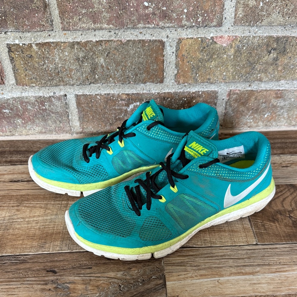 Nike Turquoise and Lime Athletic Shoes